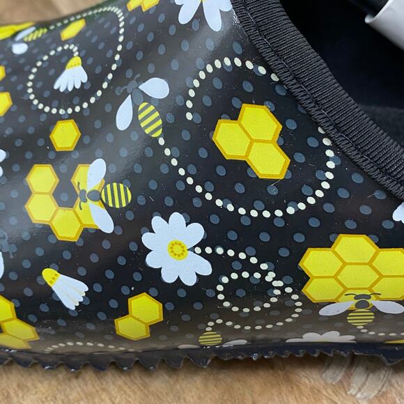 Western Chief Garden Clog Honey Bee Hive Black Yellow Flower NWT Slip On Shoes 9 - Picture 4 of 12